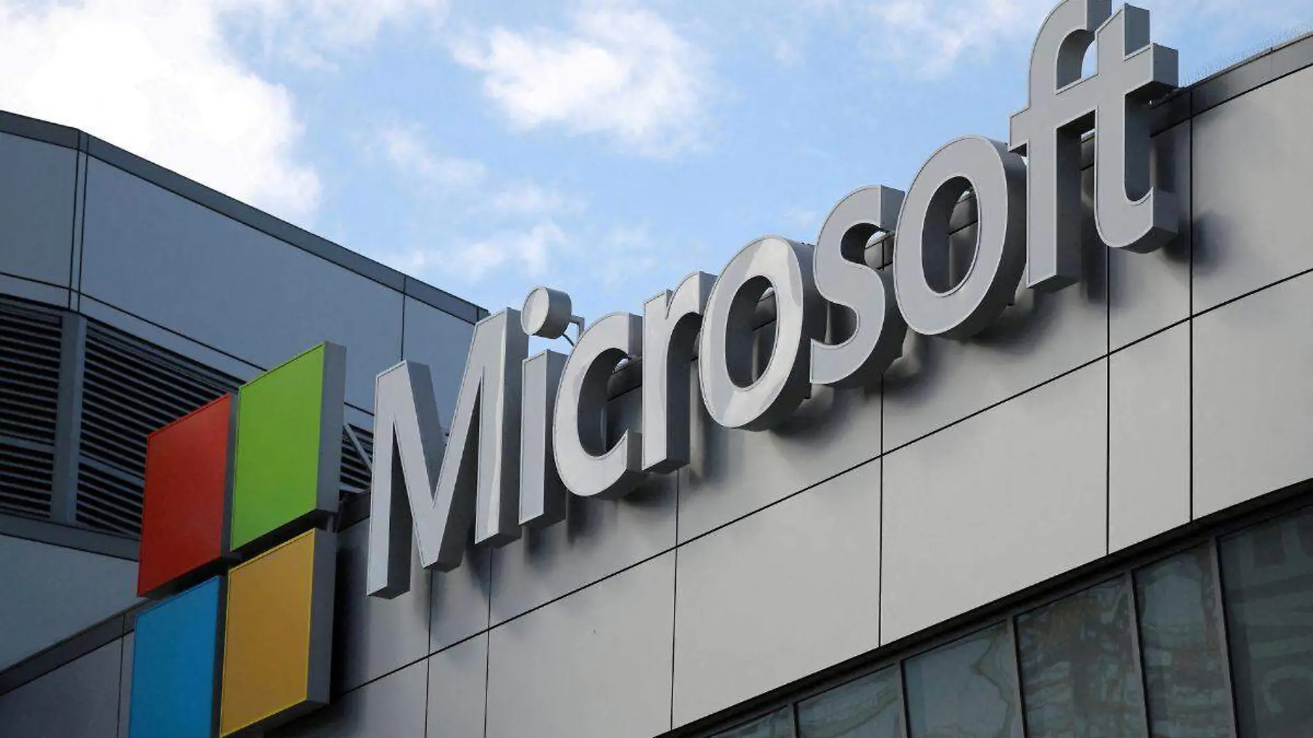 Microsoft planea invertir 10 mil mdd en la empresa creadora de ChatGPT